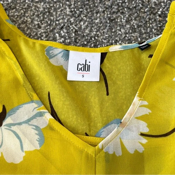 CAbi Yellow Floral V-Neck Top Size S - Picture 7 of 7